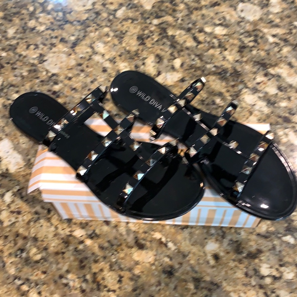 New black studded sandal